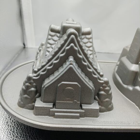 Nordic Ware Gingerbread House Duet Pan Cast Aluminum 5-Cup Holiday Bake - Picture 5 of 13